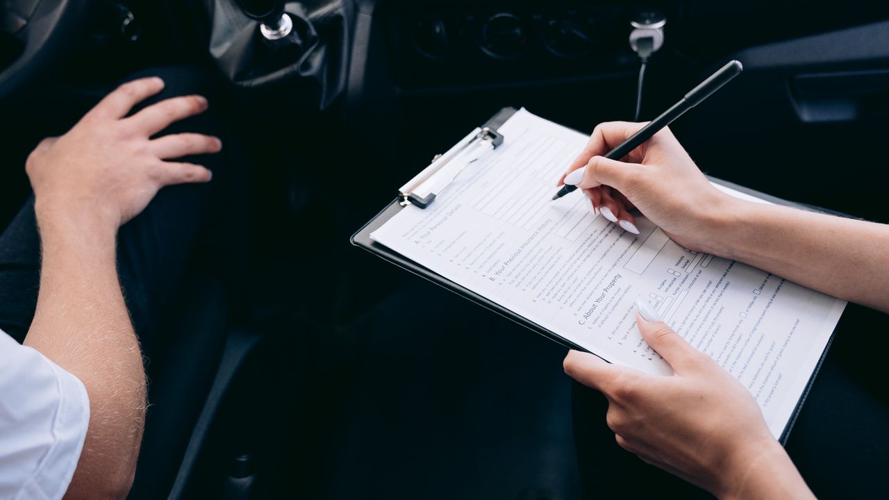 Auto ummelden nach dem Kauf: Unterlagen, Fristen, Ablauf